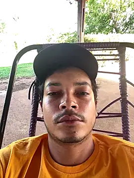 Snapshot of Fuccker30 chatting on October 24, 6:37 pm Fuccker30 online show from October 24, 6:37 pm