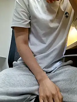 yuta 00 online show from May 4, 4:36 pm
