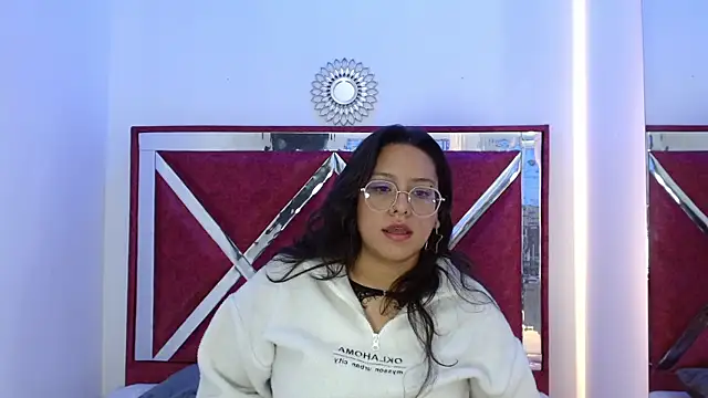 Snapshot of Aria_cloud69 chatting on October 27, 4:22 pm Aria cloud69 online show from October 27, 4:22 pm