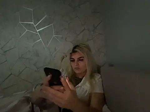 rosie-hipstergal online show from November 21, 11:36 pm