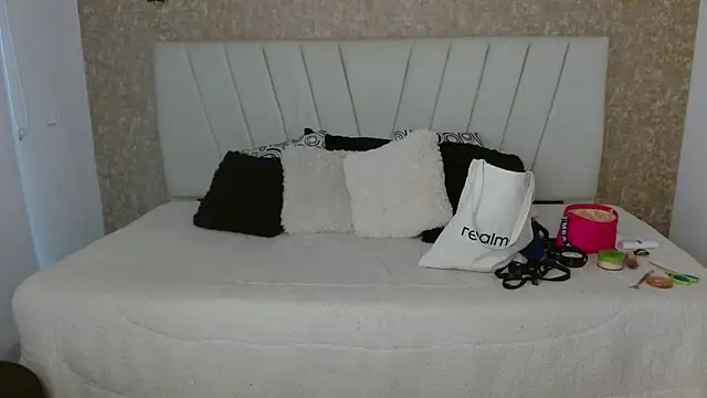 AliceSmity  online show from April 13, 11:37 am