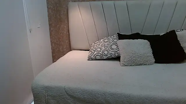 AliceSmity  online show from April 18, 11:58 am