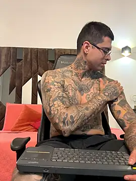 Snapshot of MATEO_DILUCA chatting on November 18, 10:20 am MATEO DILUCA online show from November 18, 10:20 am