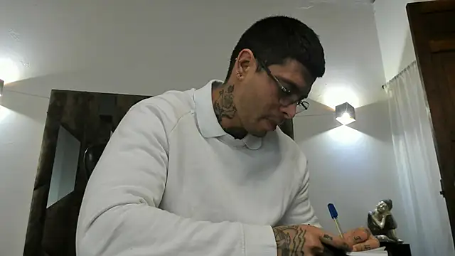 Snapshot of MATEO_DILUCA chatting on November 26, 10:05 am MATEO DILUCA online show from November 26, 10:05 am