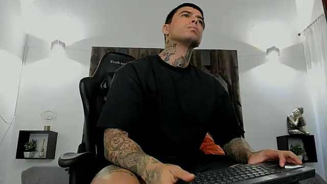 Snapshot of MATEO_DILUCA chatting on November 29, 10:18 am MATEO DILUCA online show from November 29, 10:18 am