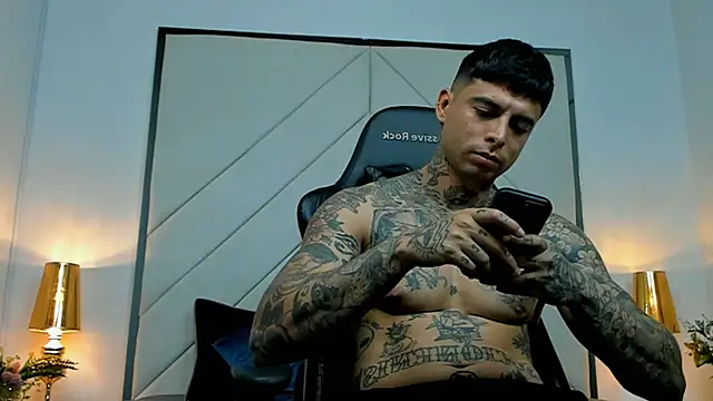 Snapshot of MATEO_DILUCA chatting on January 7, 9:17 pm MATEO DILUCA online show from January 7, 9:17 pm