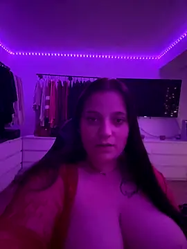 Snapshot of Aksinja05 chatting on November 9, 6:28 pm Aksinja05 online show from November 9, 6:28 pm