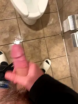 Snapshot of slimshadypt2 chatting on November 18, 1:33 am slimshadypt2 online show from November 18, 1:33 am