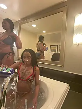 BriMariee online show from July 26, 1:07 pm