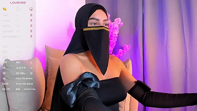 shaima   online show from December 18, 9:32 pm