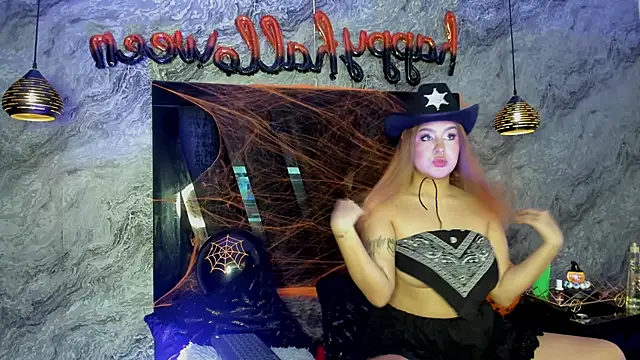 Snapshot of VelvetKiss_ chatting on October 31, 4:52 pm VelvetKiss online show from October 31, 4:52 pm