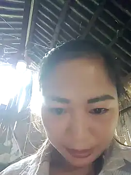 Snapshot of yeu-yeu chatting on October 28, 1:42 am yeu-yeu online show from October 28, 1:42 am