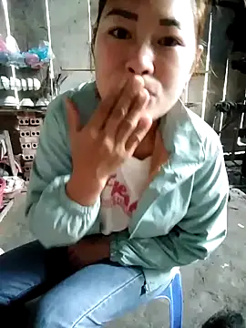 Snapshot of yeu-yeu chatting on November 4, 1:38 am yeu-yeu online show from November 4, 1:38 am