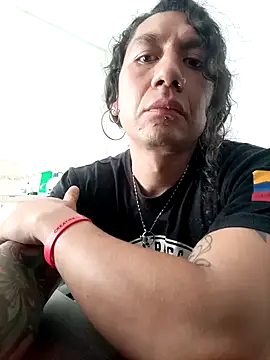 Snapshot of ErosyVenus69 chatting on December 15, 6:23 pm ErosyVenus69 online show from December 15, 6:23 pm