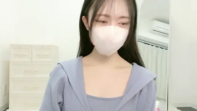 Snapshot of annachan_v chatting on April 12, 8:41 am annachan v online show from April 12, 8:41 am