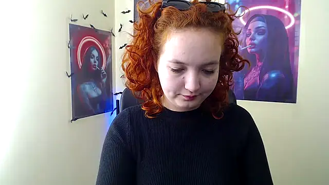 Snapshot of MissAriaa chatting on April 28, 6:18 am MissAriaa online show from April 28, 6:18 am