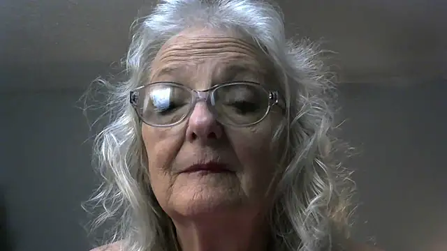 JoleneDelacroix online show from October 31, 3:18 am