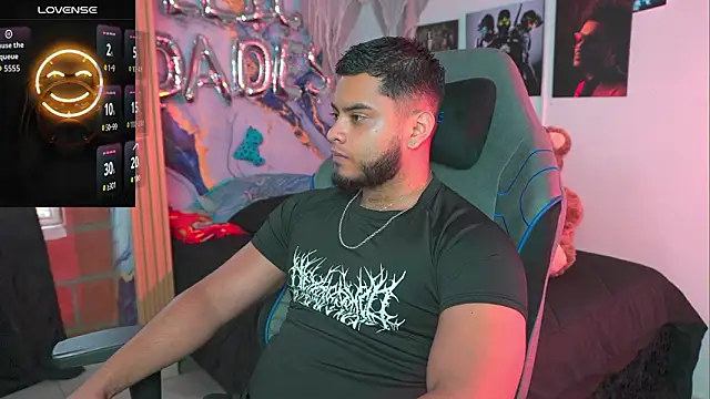 Tiler wolker online show from March 28, 9:47 pm