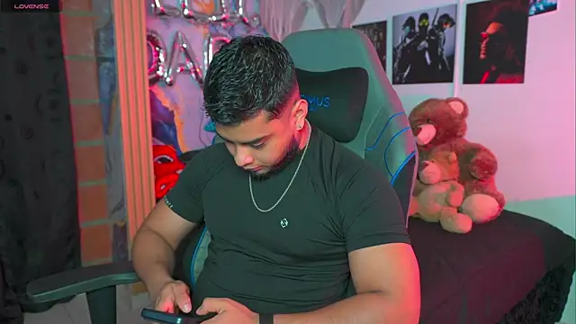 Tiler wolker online show from April 22, 12:57 am