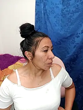 Esmeralda 546 online show from February 4, 9:53 pm