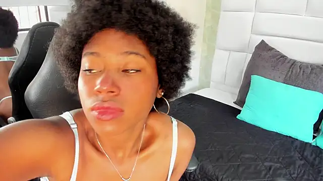 Snapshot of violeta_ruizz chatting on December 17, 5:08 pm violeta ruizz online show from December 17, 5:08 pm