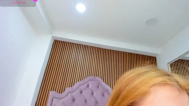 Snapshot of JanneBlossom_ chatting on November 16, 5:24 am JanneBlossom online show from November 16, 5:24 am