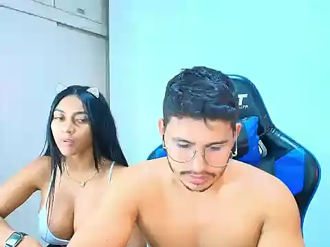 Snapshot of sophia_and_alex chatting on October 30, 9:04 pm sophia and alex online show from October 30, 9:04 pm