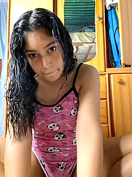 Snapshot of aleexacandy chatting on June 6, 2:49 am aleexacandy online show from June 6, 2:49 am