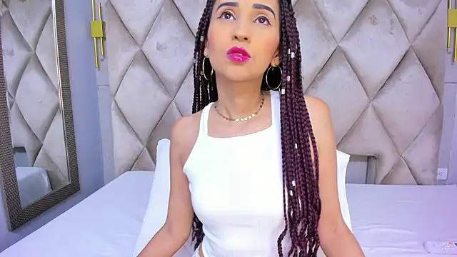 violett rabbit  online show from April 16, 8:20 pm