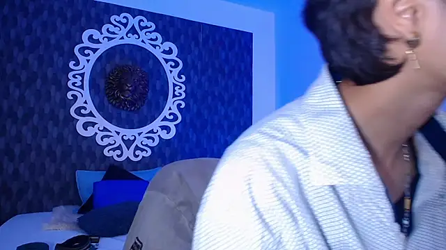 Snapshot of Ghost__Girl_ chatting on November 21, 3:05 am Ghost Girl online show from November 21, 3:05 am