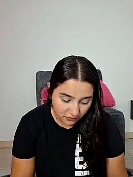 Snapshot of Mia_fox29 chatting on November 14, 12:37 pm Mia fox29 online show from November 14, 12:37 pm