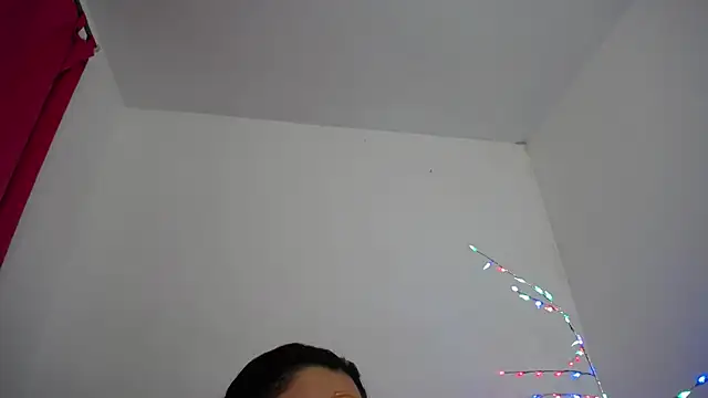 Snapshot of Mia_fox29 chatting on December 3, 12:25 pm Mia fox29 online show from December 3, 12:25 pm