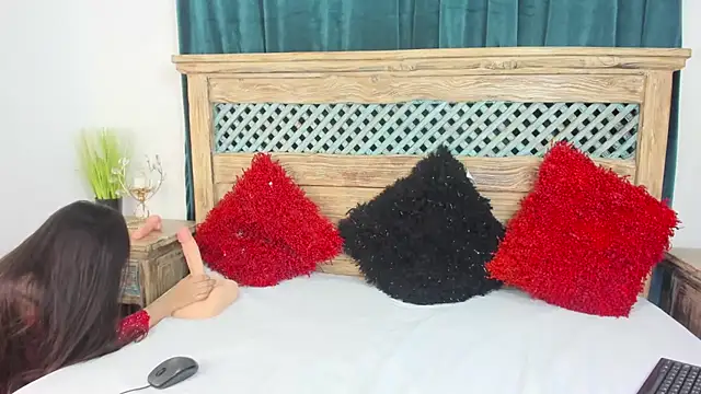 Cassandra Armani online show from February 24, 3:37 am