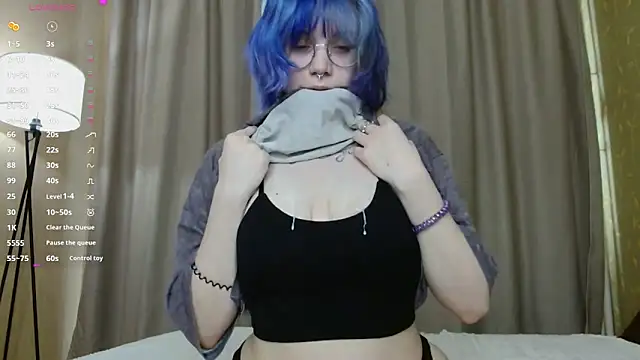 KellePourier online show from April 15, 6:20 am