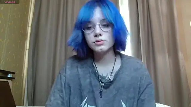 Snapshot of KellePourier chatting on April 22, 6:38 am KellePourier online show from April 22, 6:38 am
