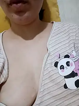 Emily  love online show from December 5, 4:25 pm