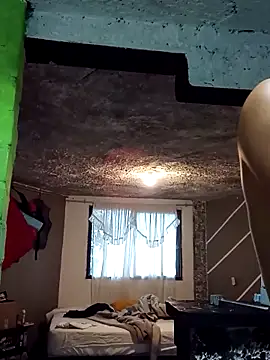 SkinniYamo online show from March 27, 3:45 pm