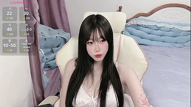 Snapshot of Vivian-88 chatting on May 21, 9:44 pm Vivian-88 online show from May 21, 9:44 pm