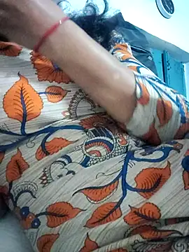 Hot-Rubyy online show from April 8, 10:15 am