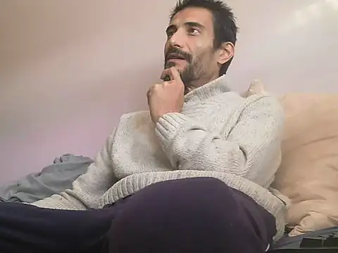 Snapshot of Ash59055 chatting on November 12, 9:53 am Ash59055 online show from November 12, 9:53 am