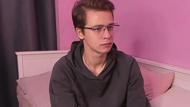 NuvyLace online show from October 28, 1:47 pm