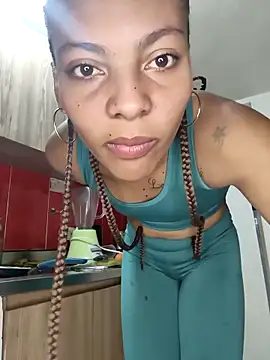 Snapshot of leona_sumiza chatting on November 21, 9:35 pm leona sumiza online show from November 21, 9:35 pm