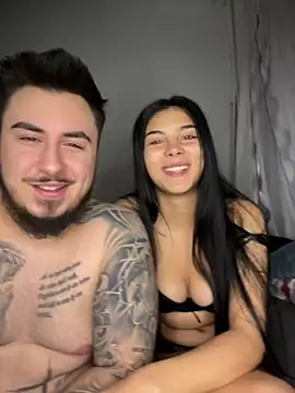 Snapshot of Tdm092 chatting on February 13, 8:27 pm Tdm092 online show from February 13, 8:27 pm