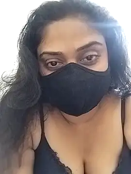 Snapshot of girl999 chatting on October 31, 5:58 pm girl999 online show from October 31, 5:58 pm