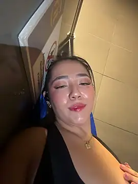 Snapshot of Hannahpradaa_ chatting on November 6, 12:33 am Hannahpradaa online show from November 6, 12:33 am