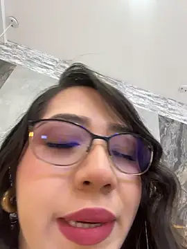 Snapshot of Hannahpradaa_ chatting on December 17, 11:27 am Hannahpradaa online show from December 17, 11:27 am