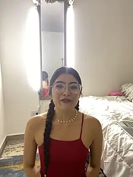 Aamelia online show from November 2, 9:50 pm