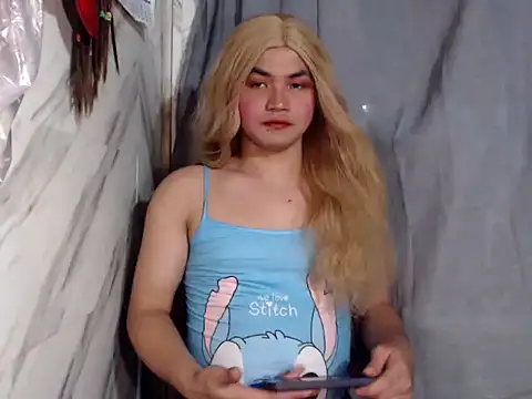 Snapshot of hot_chieaxxx chatting on December 2, 4:35 pm hot chieaxxx online show from December 2, 4:35 pm