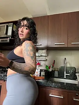 SugarTroubl33 online show from December 16, 1:16 pm