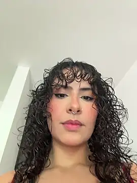 SugarTroubl33 online show from December 18, 1:50 pm